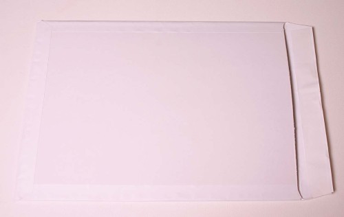 100 C3 324mm x 457mm White Board Back Envelopes